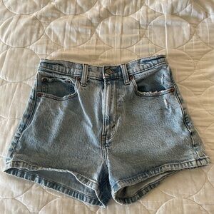 Abercrombie & Fitch The Mom Short High Rise